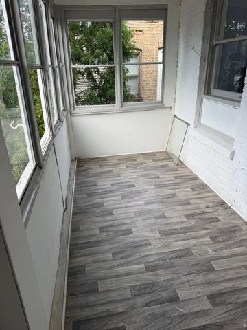 3936 W Cornelia Avenue 2, Chicago, IL 60618