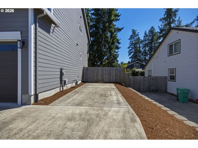 14535 Se GARLAND Ln, Milwaukie, OR 97267
