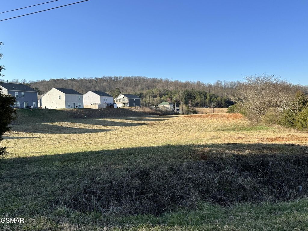 52 Milldale Road, Dandridge, TN 37725