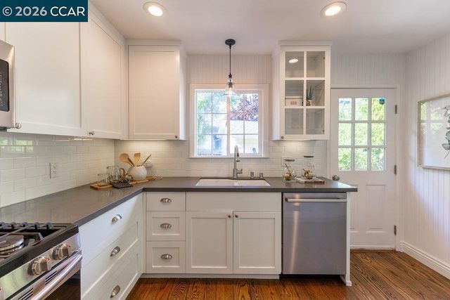 30 Maple Ln, Walnut Creek, CA 94595