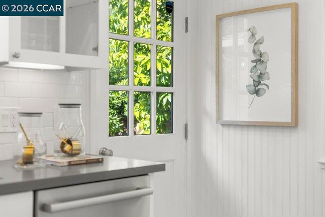 30 Maple Ln, Walnut Creek, CA 94595