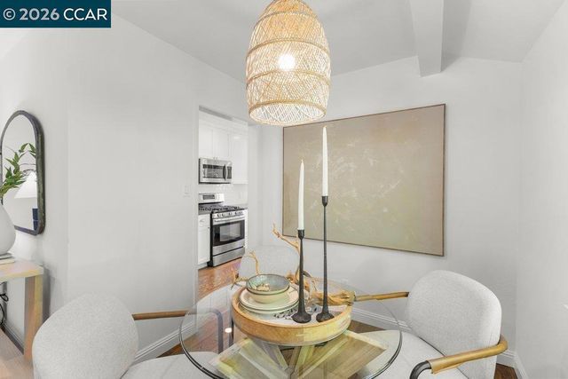 30 Maple Ln, Walnut Creek, CA 94595