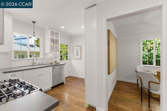 30 Maple Ln, Walnut Creek, CA 94595