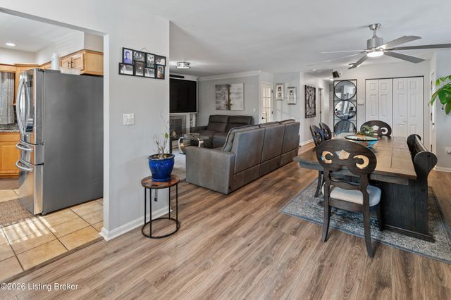 9108 Royal Oak Dr, Louisville, KY 40272