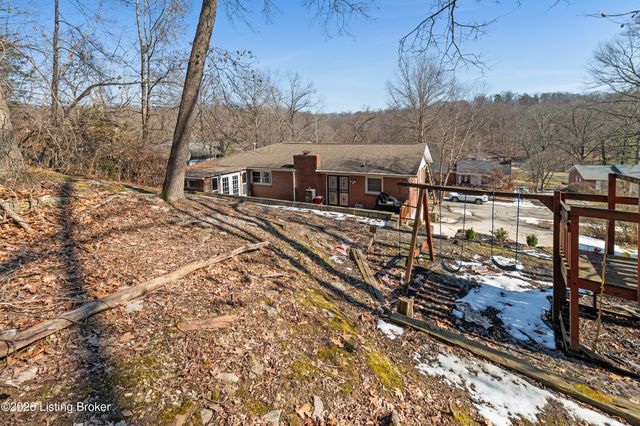 9108 Royal Oak Dr, Louisville, KY 40272