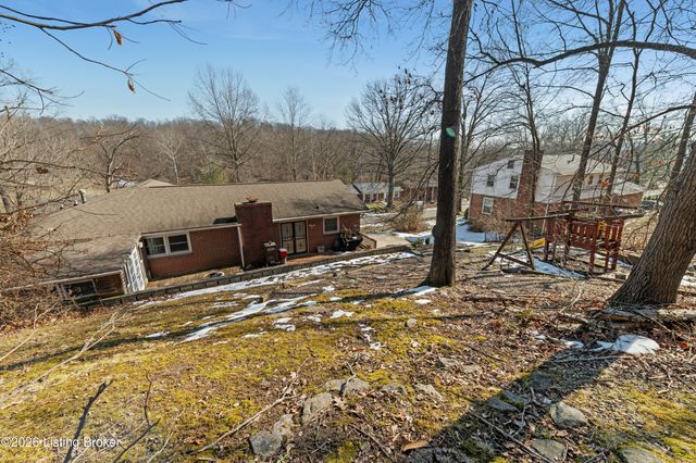 9108 Royal Oak Dr, Louisville, KY 40272