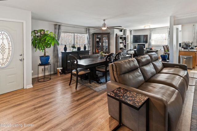 9108 Royal Oak Dr, Louisville, KY 40272