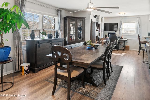 9108 Royal Oak Dr, Louisville, KY 40272