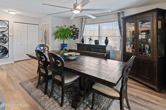 9108 Royal Oak Dr, Louisville, KY 40272