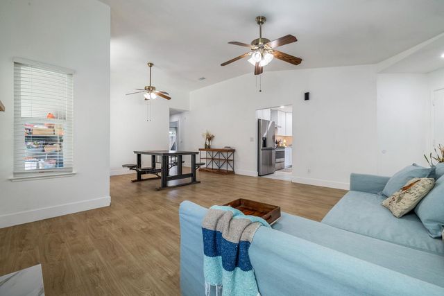 9488 Dunkerrin Way, Elk Grove, CA 95758