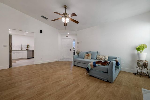 9488 Dunkerrin Way, Elk Grove, CA 95758