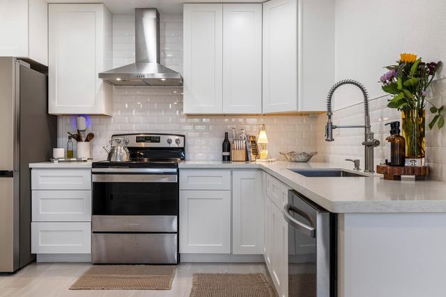 9488 Dunkerrin Way, Elk Grove, CA 95758