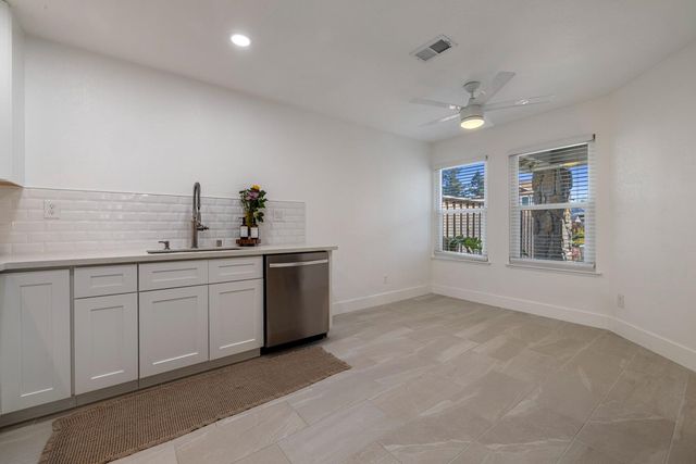 9488 Dunkerrin Way, Elk Grove, CA 95758