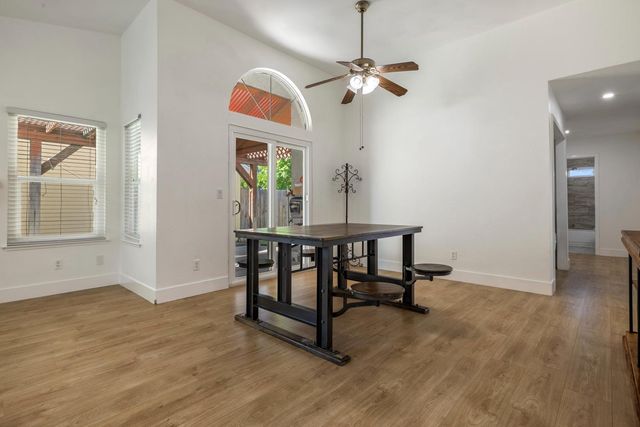 9488 Dunkerrin Way, Elk Grove, CA 95758