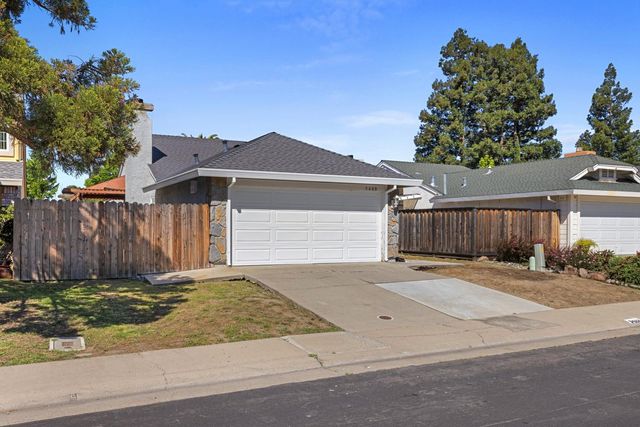 9488 Dunkerrin Way, Elk Grove, CA 95758