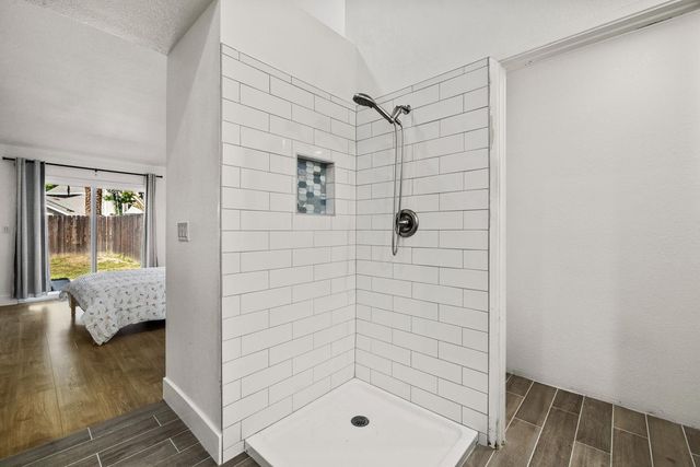9488 Dunkerrin Way, Elk Grove, CA 95758