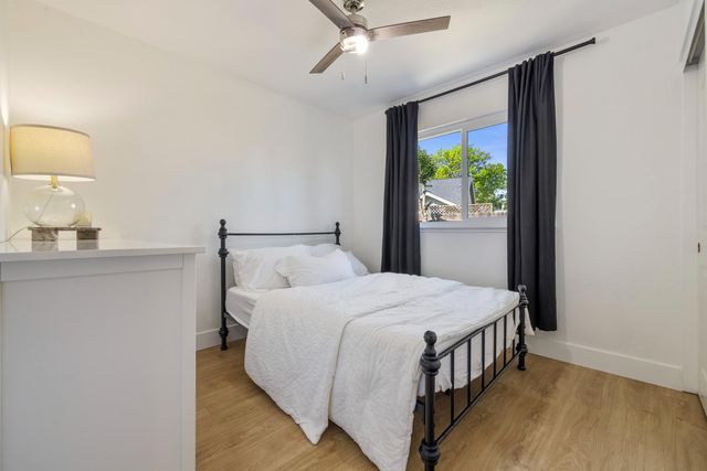 9488 Dunkerrin Way, Elk Grove, CA 95758