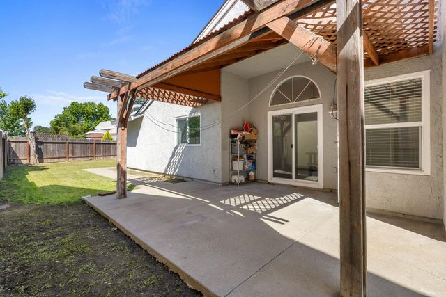 9488 Dunkerrin Way, Elk Grove, CA 95758