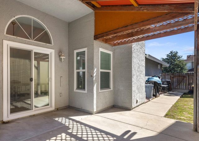 9488 Dunkerrin Way, Elk Grove, CA 95758