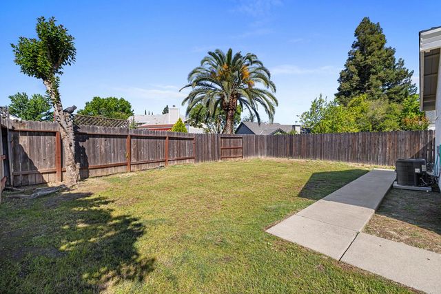 9488 Dunkerrin Way, Elk Grove, CA 95758