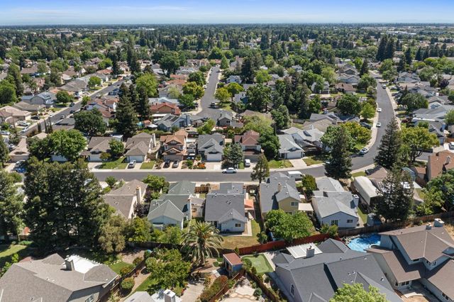 9488 Dunkerrin Way, Elk Grove, CA 95758
