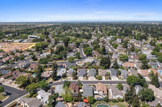 9488 Dunkerrin Way, Elk Grove, CA 95758