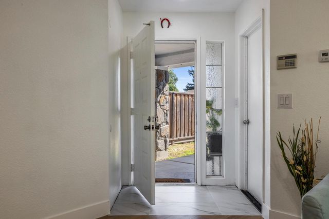 9488 Dunkerrin Way, Elk Grove, CA 95758
