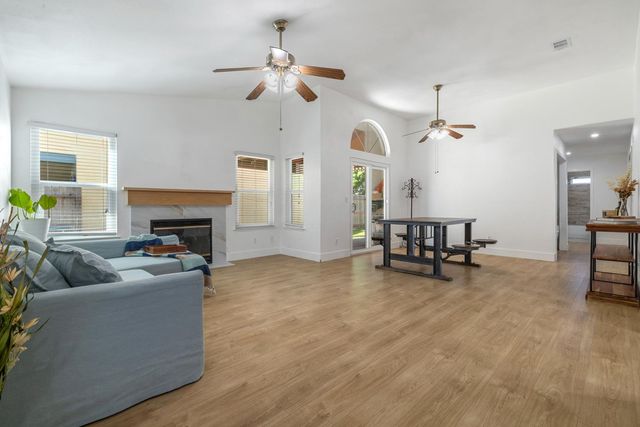 9488 Dunkerrin Way, Elk Grove, CA 95758