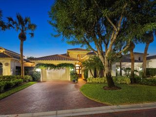 9009 Terranova DR, Naples, FL 34109
