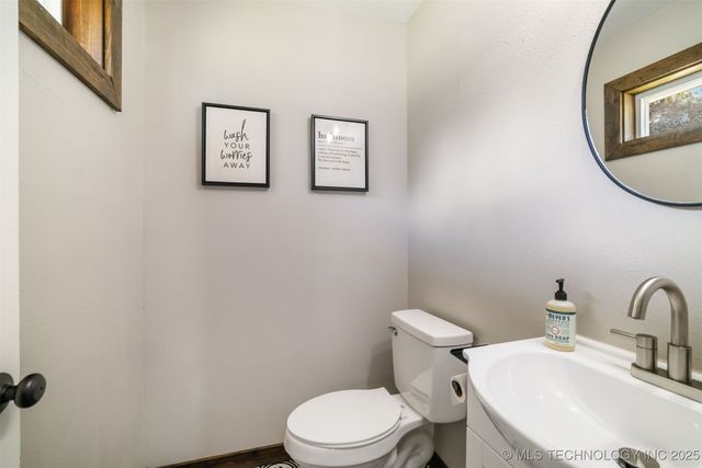 418 Hilltop Hollow, Durant, OK 74701