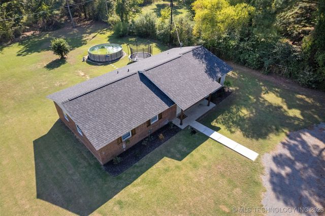 418 Hilltop Hollow, Durant, OK 74701