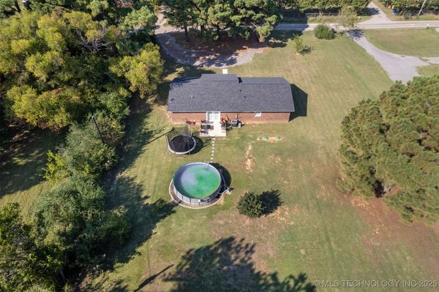 418 Hilltop Hollow, Durant, OK 74701