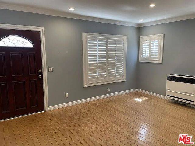 713 W 49th Place, Los Angeles, CA 90037