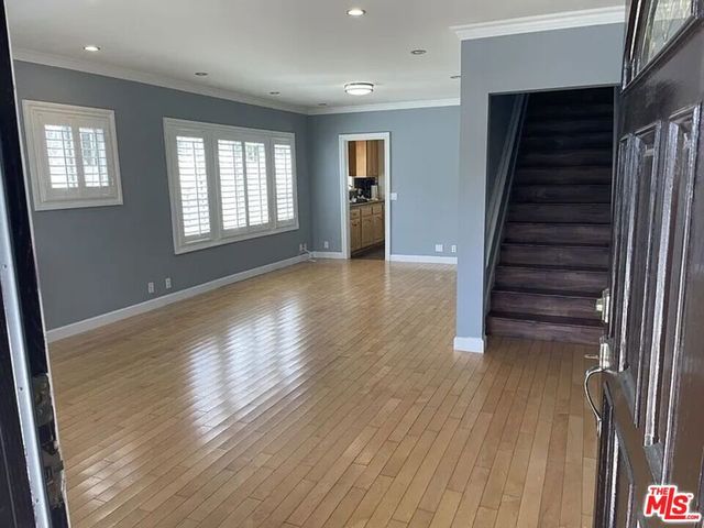713 W 49th Place, Los Angeles, CA 90037