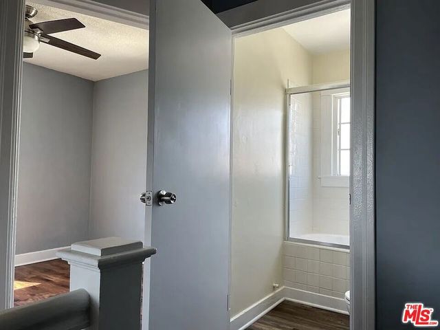 713 W 49th Place, Los Angeles, CA 90037