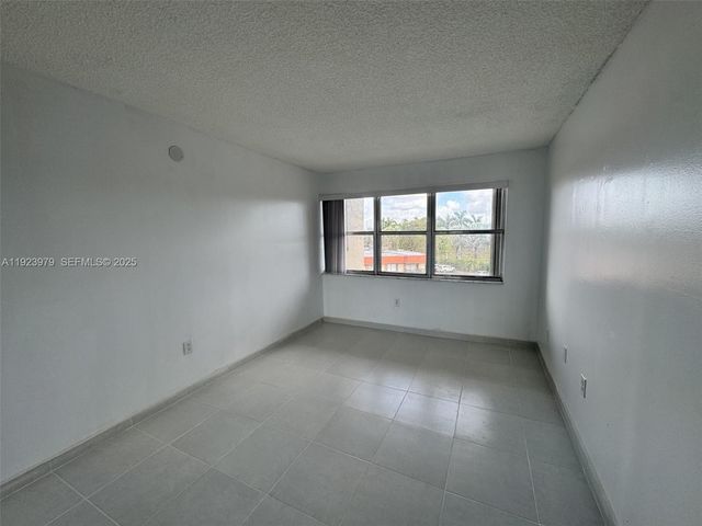 10651 SW 108th Ave 3H, Miami, FL 33176