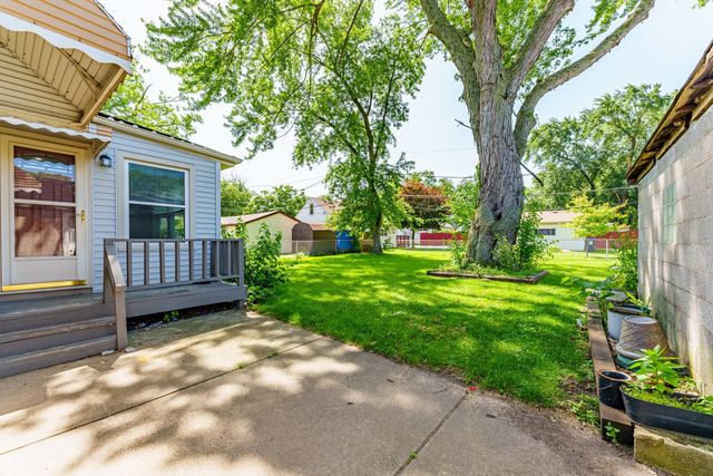 7805 Suburban Lane, Bridgeview, IL 60455