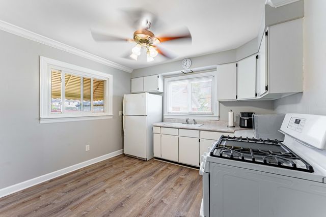 7805 Suburban Lane, Bridgeview, IL 60455