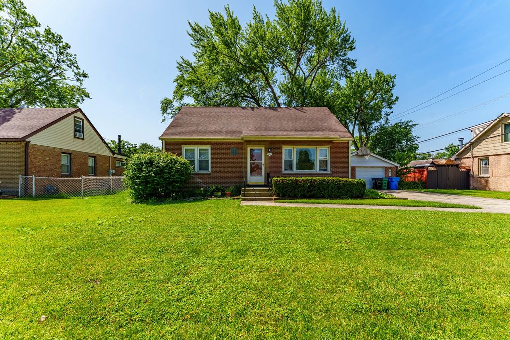 7805 Suburban Lane, Bridgeview, IL 60455