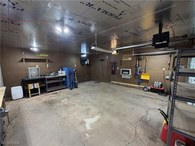 267 Roberts Drive, Belpre, OH 45714