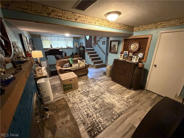 267 Roberts Drive, Belpre, OH 45714
