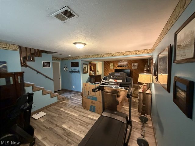 267 Roberts Drive, Belpre, OH 45714
