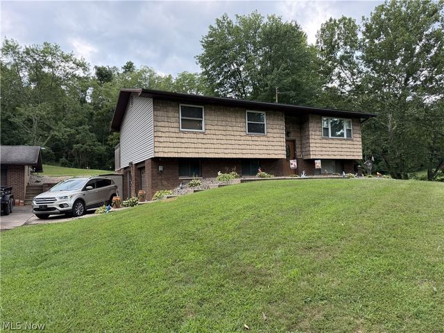 267 Roberts Drive, Belpre, OH 45714