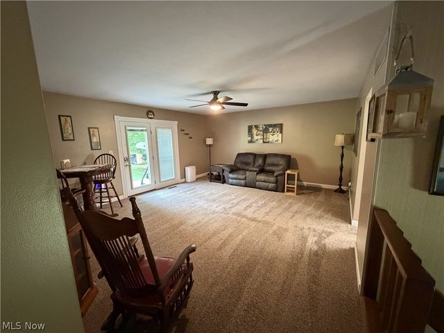 267 Roberts Drive, Belpre, OH 45714