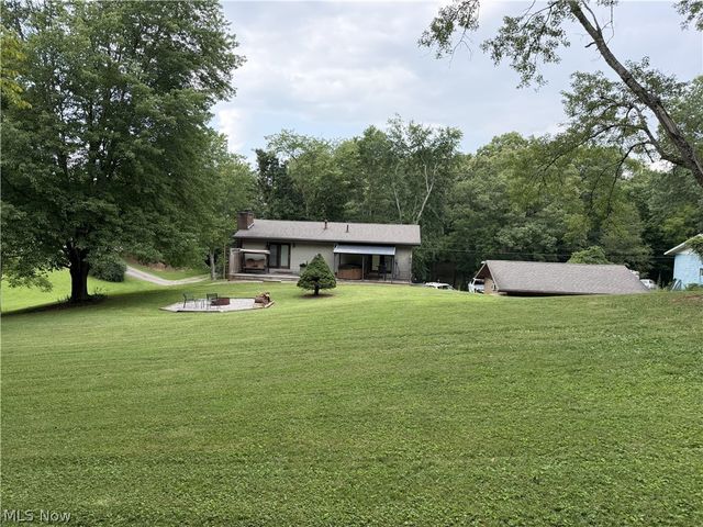 267 Roberts Drive, Belpre, OH 45714