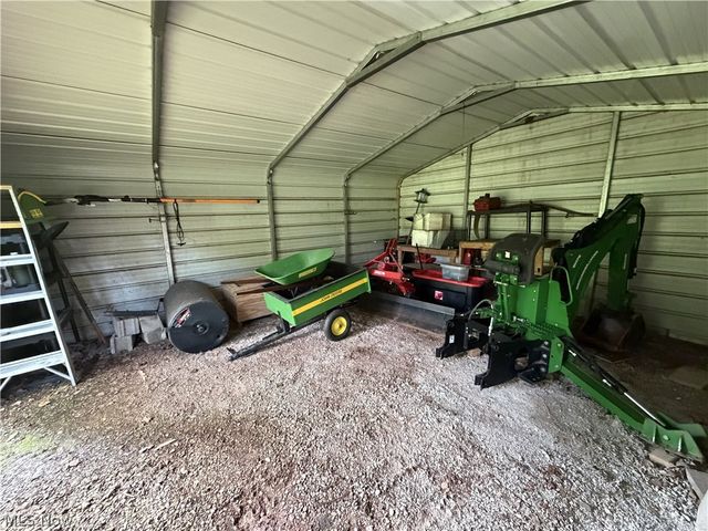 267 Roberts Drive, Belpre, OH 45714