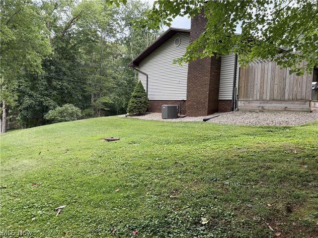 267 Roberts Drive, Belpre, OH 45714