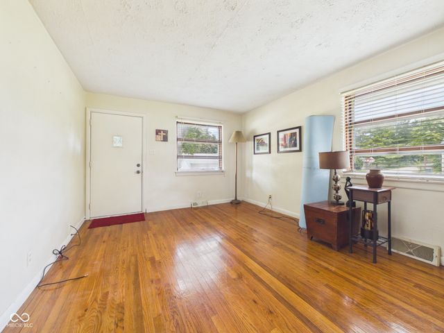 3710 Saint Charles Street, Anderson, IN 46013