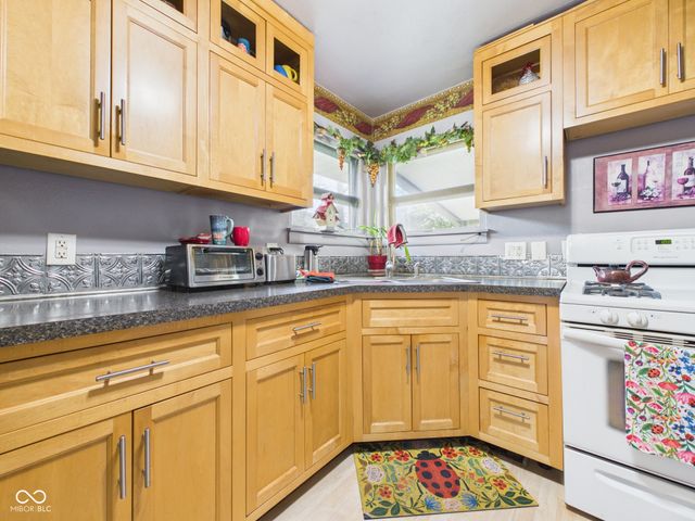 3710 Saint Charles Street, Anderson, IN 46013
