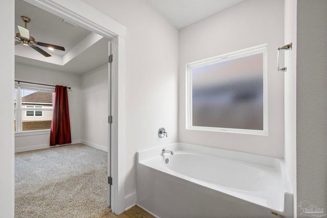 4074 Blaney Ln, Pace, FL 32571